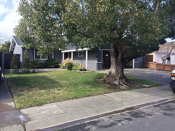 3rd image of 206 Citrus Ave