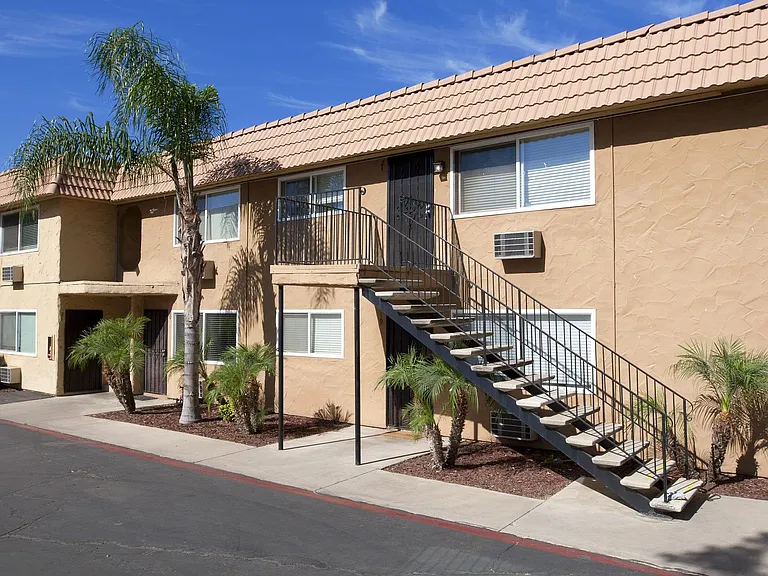 Mapleview Apartment Homes — Photo 16