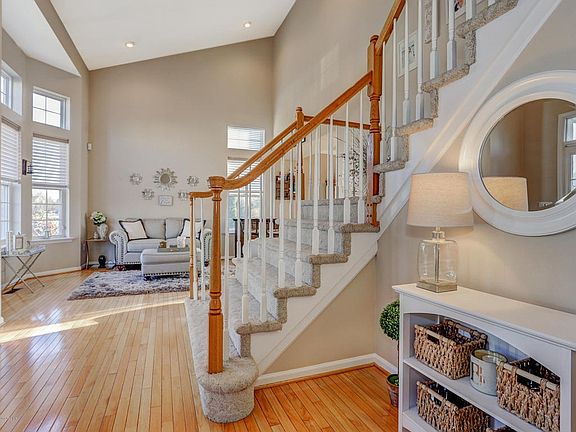 2nd image of 2416 Forest Cir