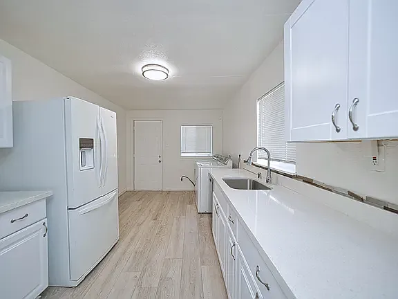 2 bed, 1100 sqft, $6,780 — Photo 3