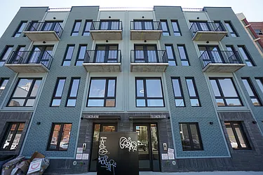 Rented by Rennit Inc.