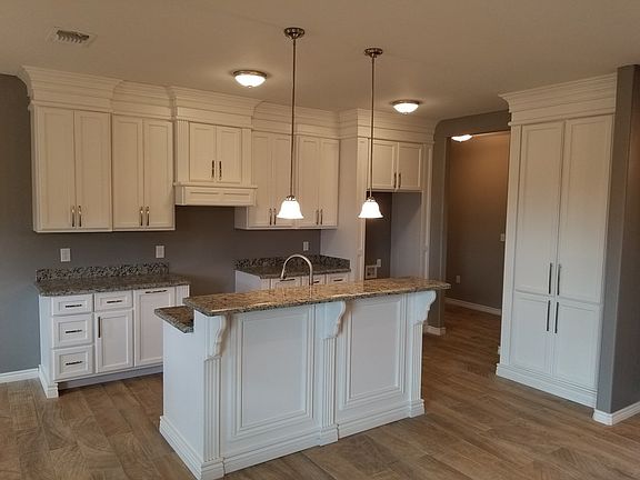 5th image of 2712 Acadia Dr