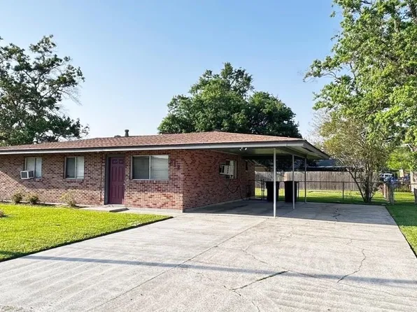 312 Fieldcrest Dr, Thibodaux, LA 70301