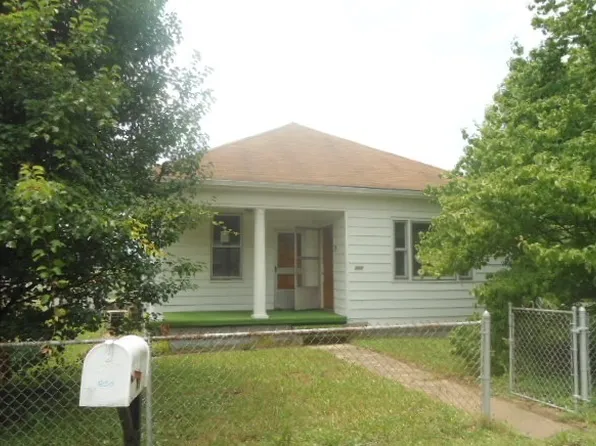 800 Collins Ave, Worthington, KY 41183