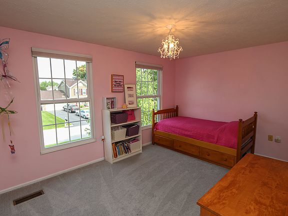 3rd image of 433 Anna Marie Dr