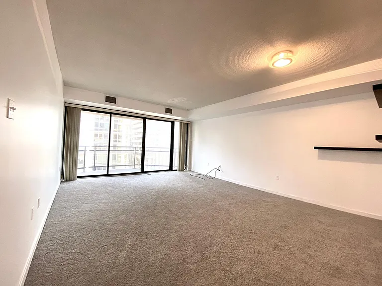 1530 Key Blvd #1005 — Photo 2