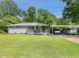 28 Meadowbrook Dr, Jackson, TN 38301