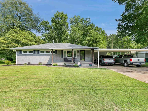 28 Meadowbrook Dr, Jackson, TN 38301