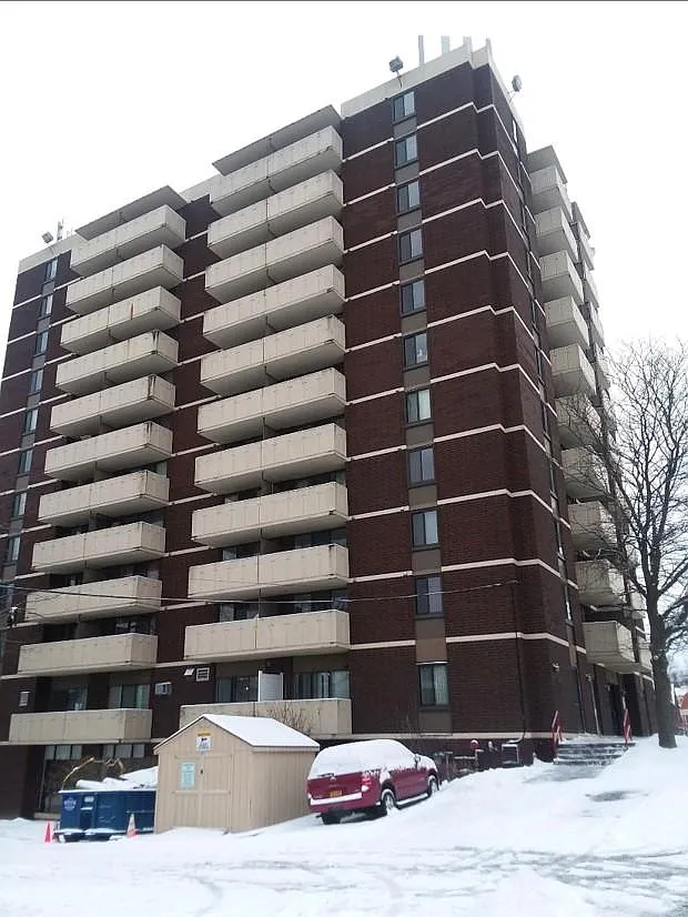 Historical Park Apartments — Photo 2