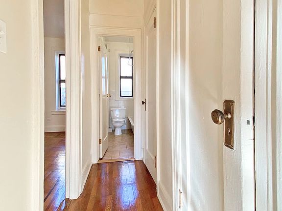 4th image of 452 Park Pl APT 4J