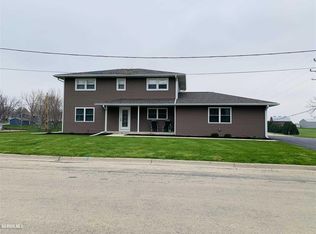 610 S Washington St, Lena, IL 61048