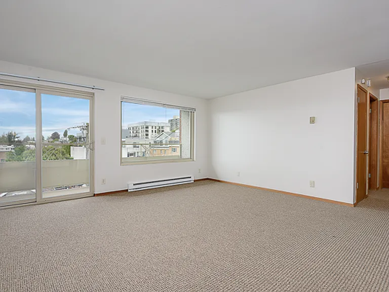 Aloha House Apartments — Photo 20