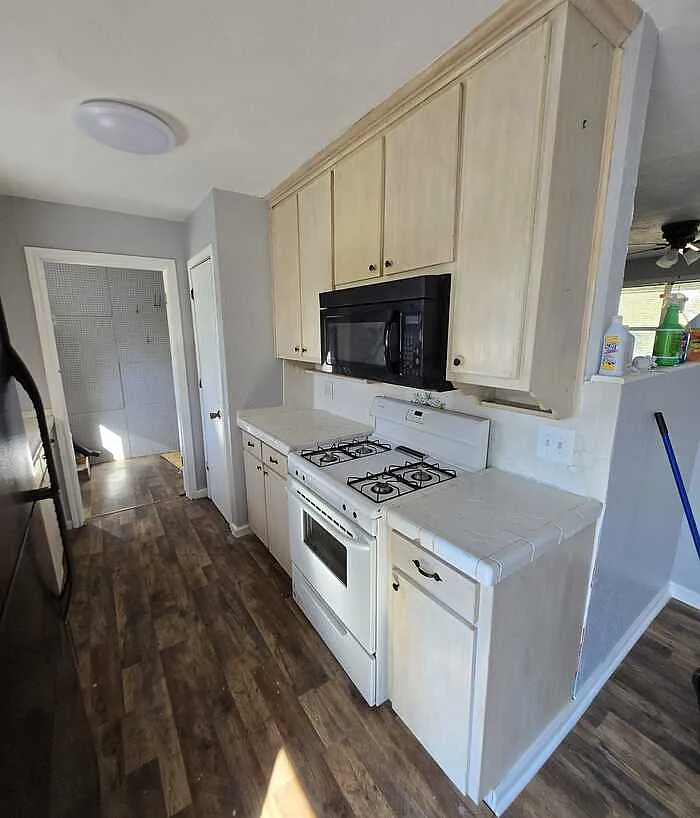 2 bed, 2.0 bath, $1,425 — Photo 4