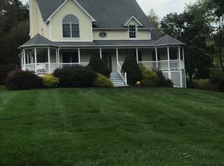 46 Maurerbrook Dr, Fishkill, NY 12524