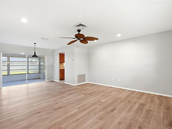4th image of 2437 RUTLAND LANE