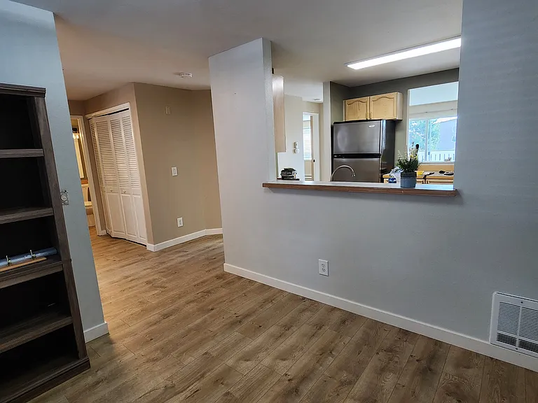 901 Sunset Blvd NE #C210 — Photo 8