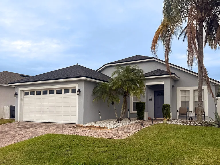 464 Gleneagles Dr — Photo 2