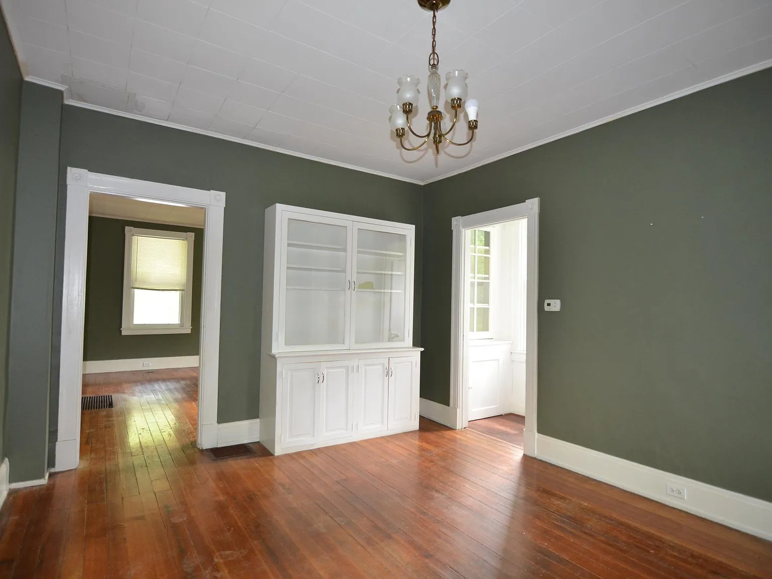 1085 Church Ave — Photo 4