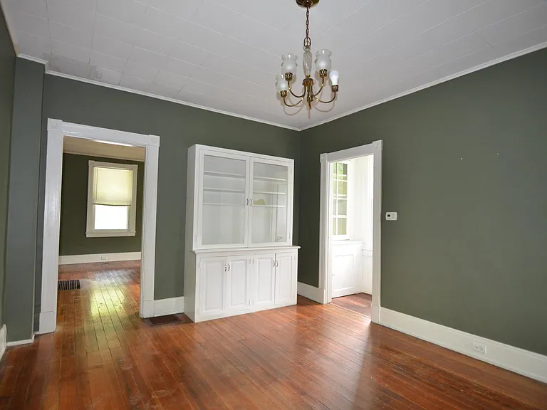 1085 Church Ave — Photo 4