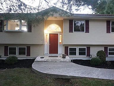 2nd image of 10 Birchwood Dr