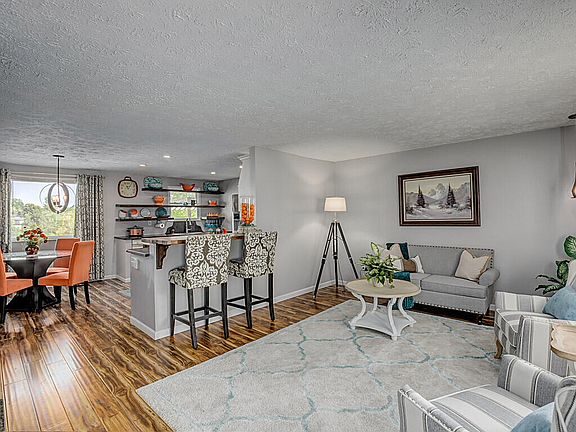 4th image of 7753 Arrow Wood Dr