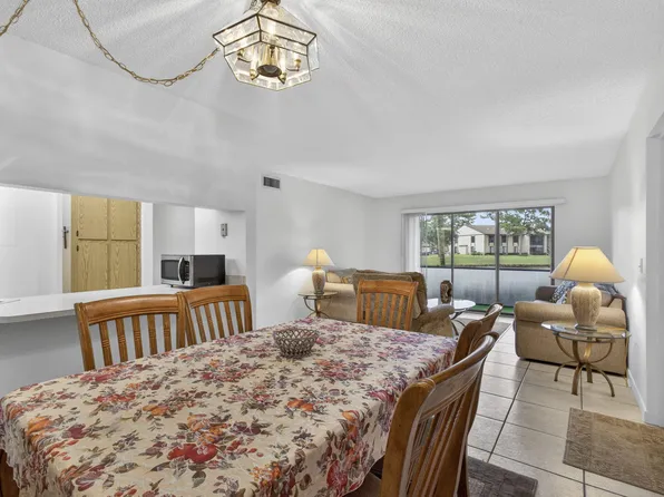 812 Sky Pine Way #G1, Greenacres, FL 33415
