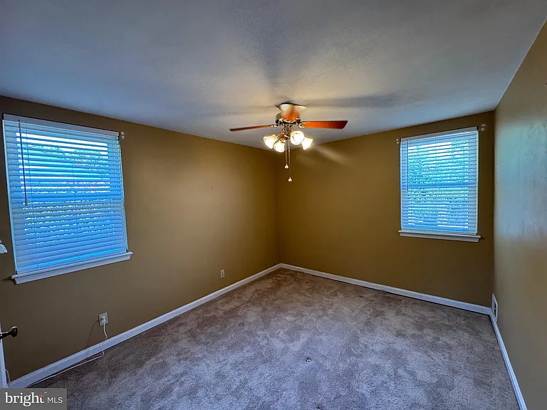 2906 Breezy Ter — Photo 65