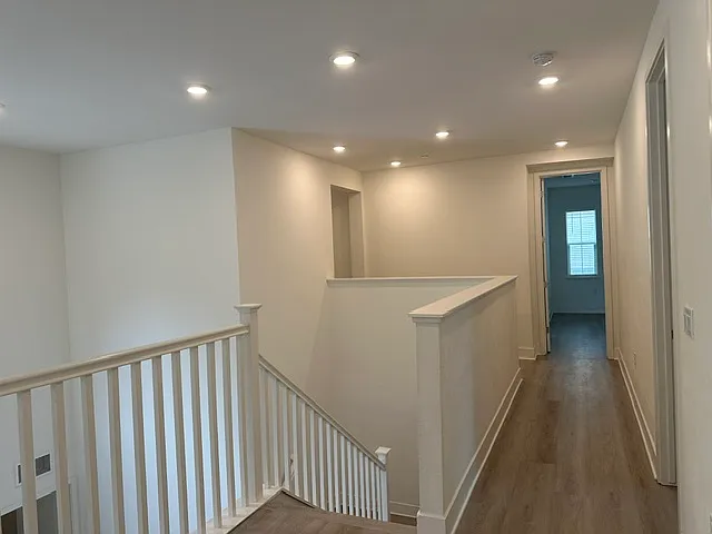 100 Village Ln — Photo 21