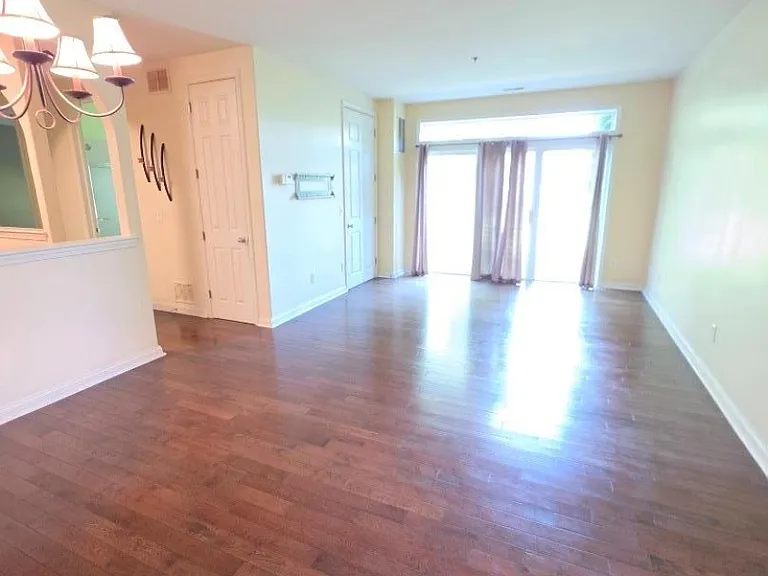 77 Limerick Ln — Photo 2
