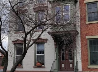 110 1st St #1, Troy, NY 12180