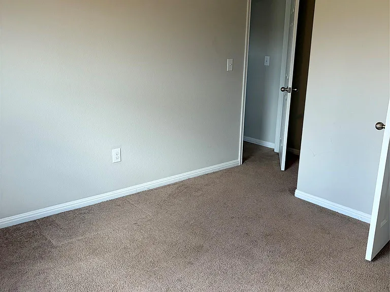 372 Eagle Brook Ln — Photo 20
