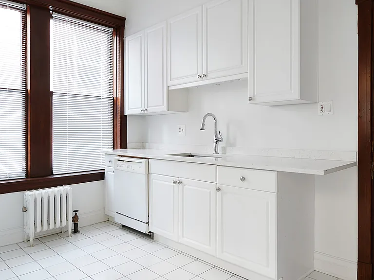 1055 W Hollywood Ave #1A — Photo 2