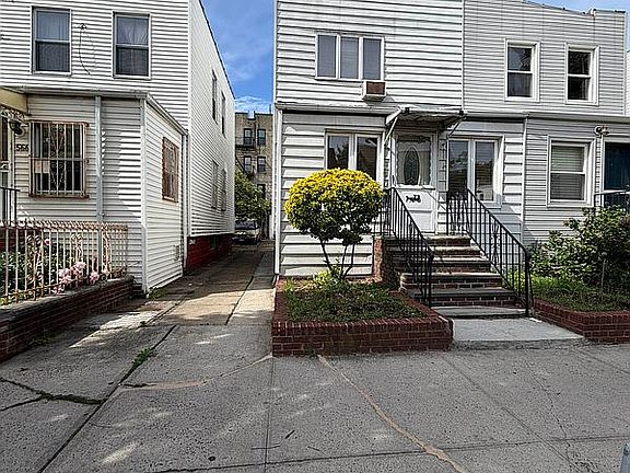 2nd image of 564 Bay Ridge Ave