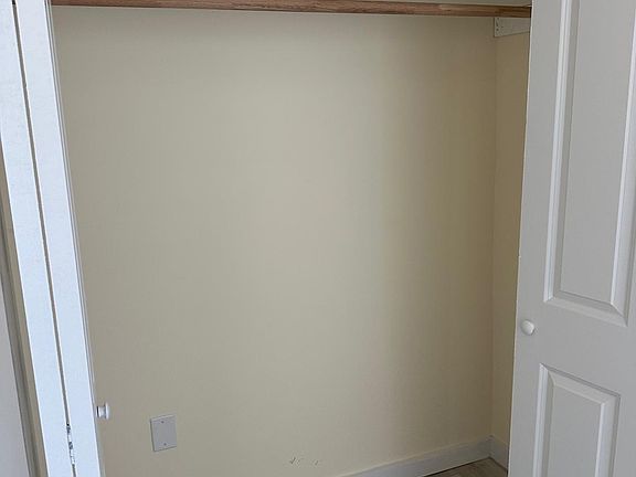 5th image of 119 Maple Ave #1