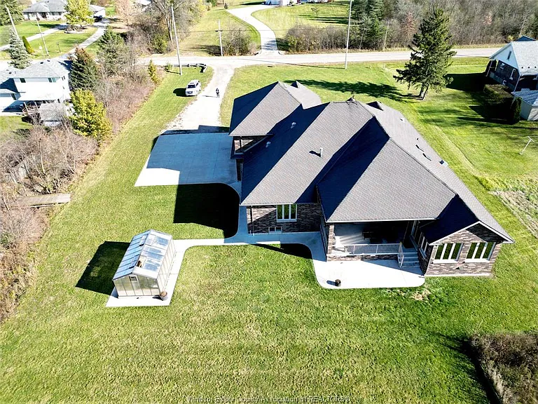 7835 Broderick Rd — Photo 3