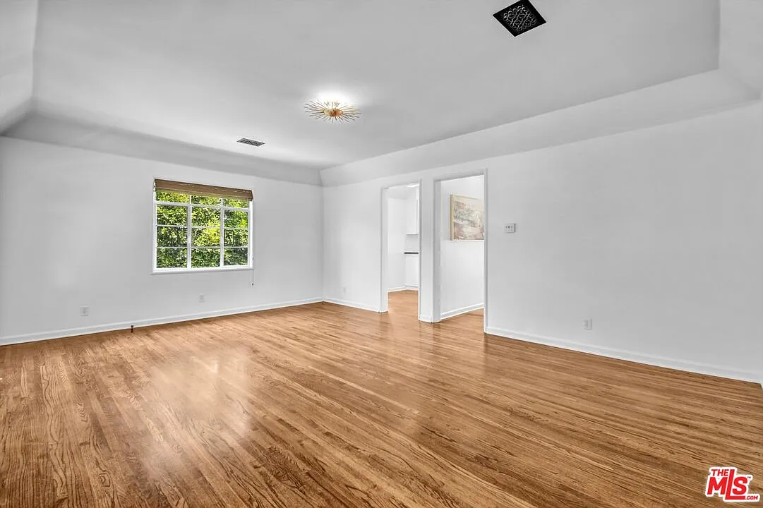1 bed, 1.0 bath, $3,850 — Photo 2