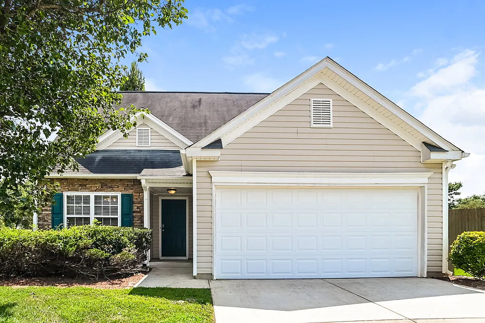 3 bed, 2.5 bath, 1734 sqft, $2,095 — Photo 1