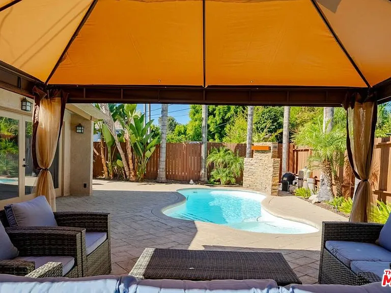 11331 Isleta St — Photo 18