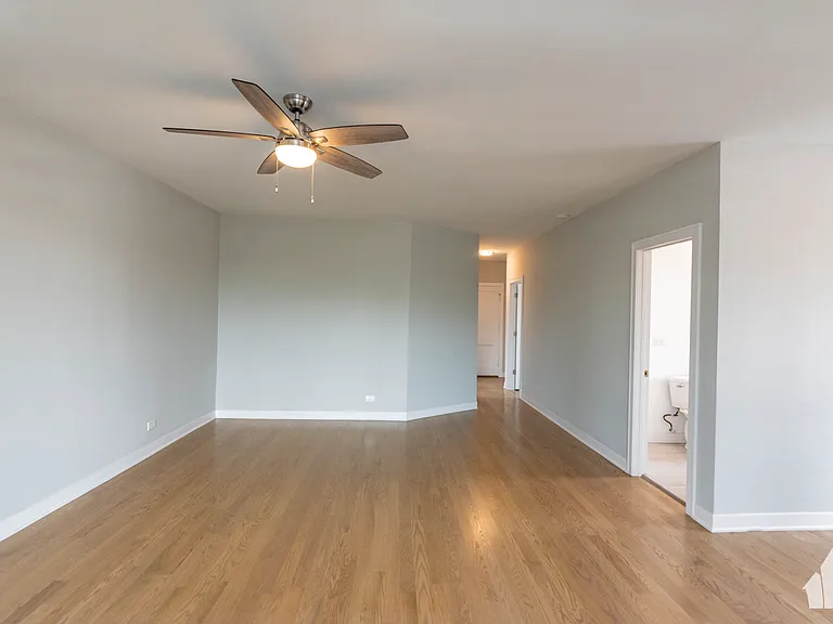 3923 N Keeler Ave #2 — Photo 2