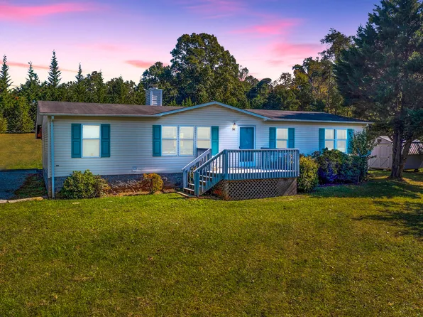 1157 Poteet Rd, Wirtz, VA 24184