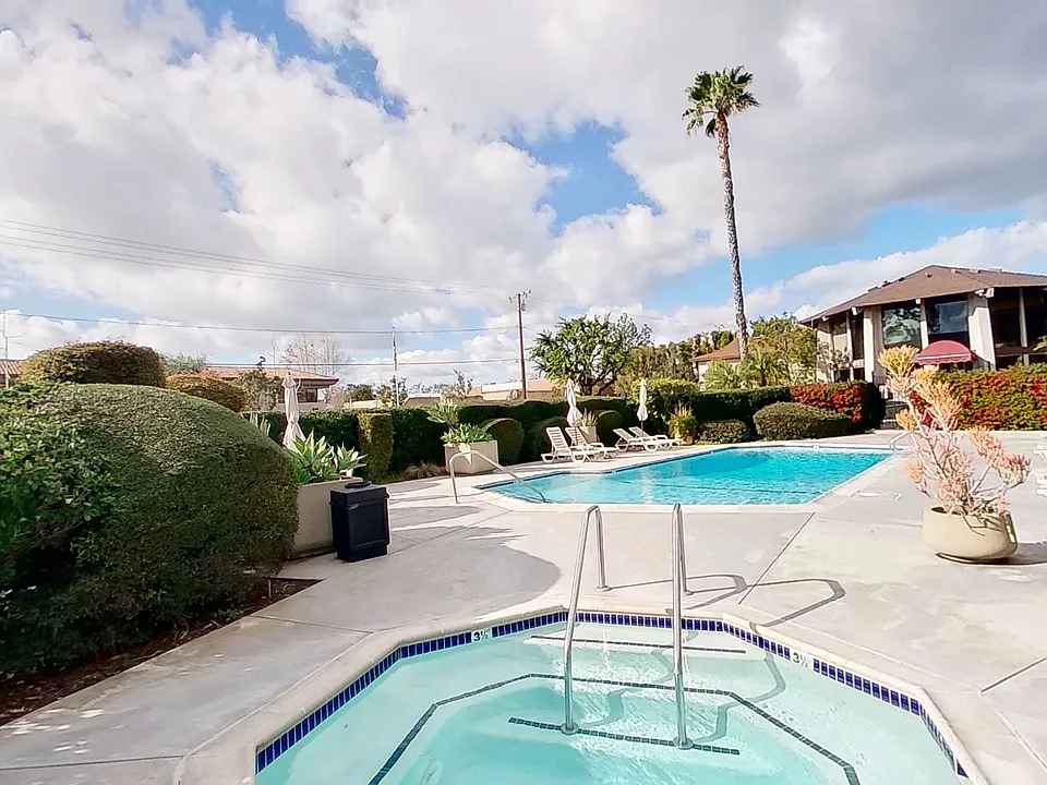 521 N. Tustin Ave