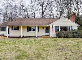 75 Buttonball Ln, Glastonbury, CT 06033