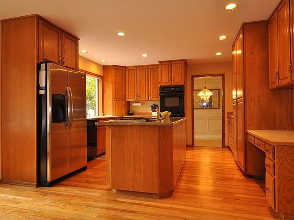 5th image of 16710 167th Ave NE