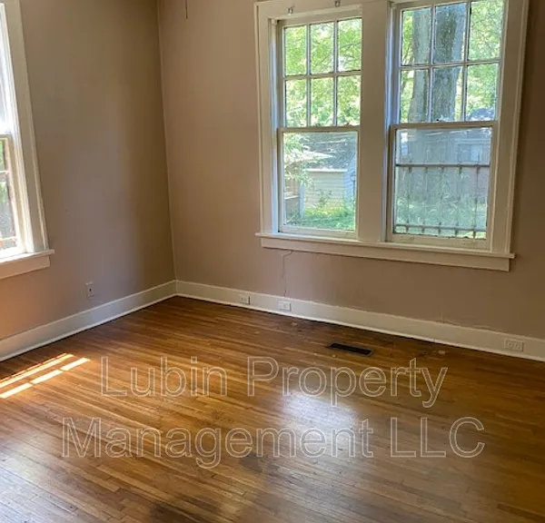 2191 Washington Ave #1 — Photo 4