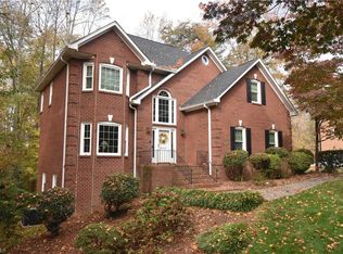 2520 Treetop Ln, Winston Salem, NC 27101