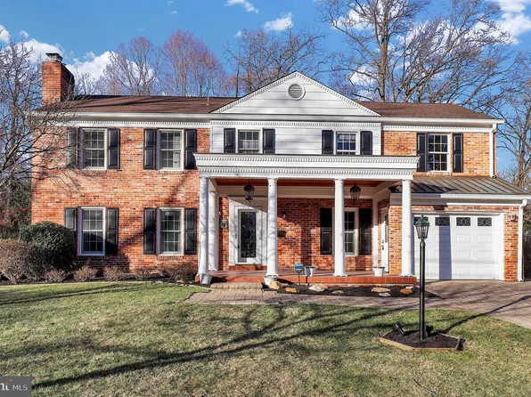 5707 Rossmore Dr, Bethesda, MD 20814