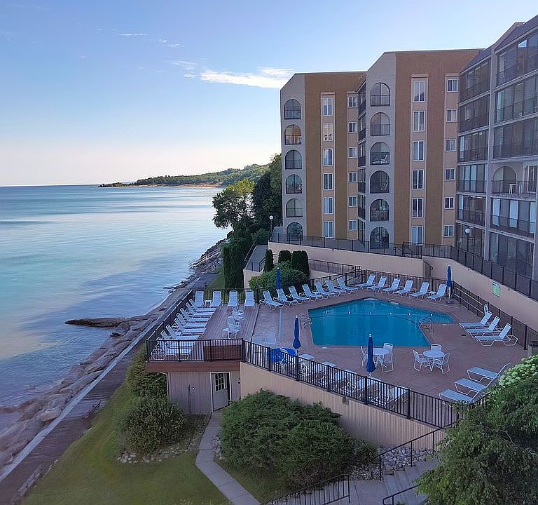 Direct Lake Michigan & Pool