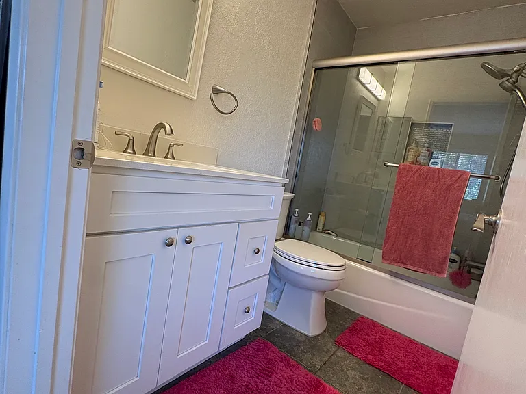 Master bathroom #1 with Tub Shower