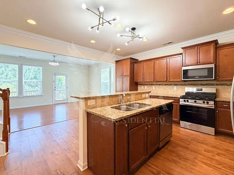 2135 Junewood Ln — Photo 8