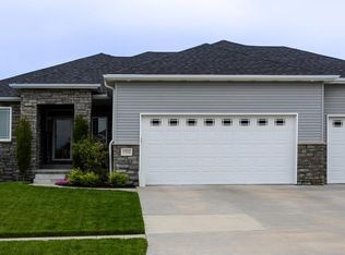 9302 S 31st St, Lincoln, NE 68516
